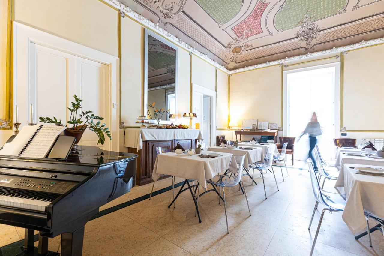B&B Sant'Agostino Palermo Bagian luar foto